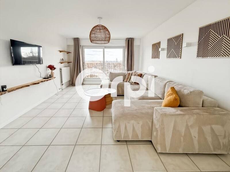 Appartement 2 pièces 77 m²
