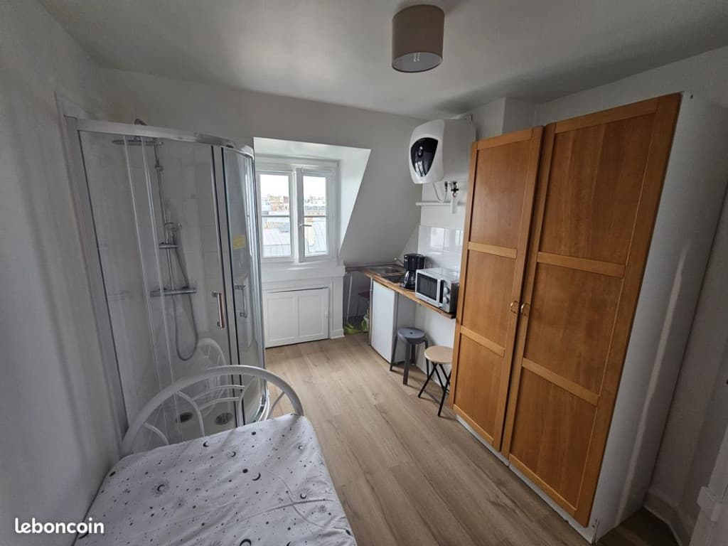 Location Studette 9 m² meublée - PARIS 6ème Ardt