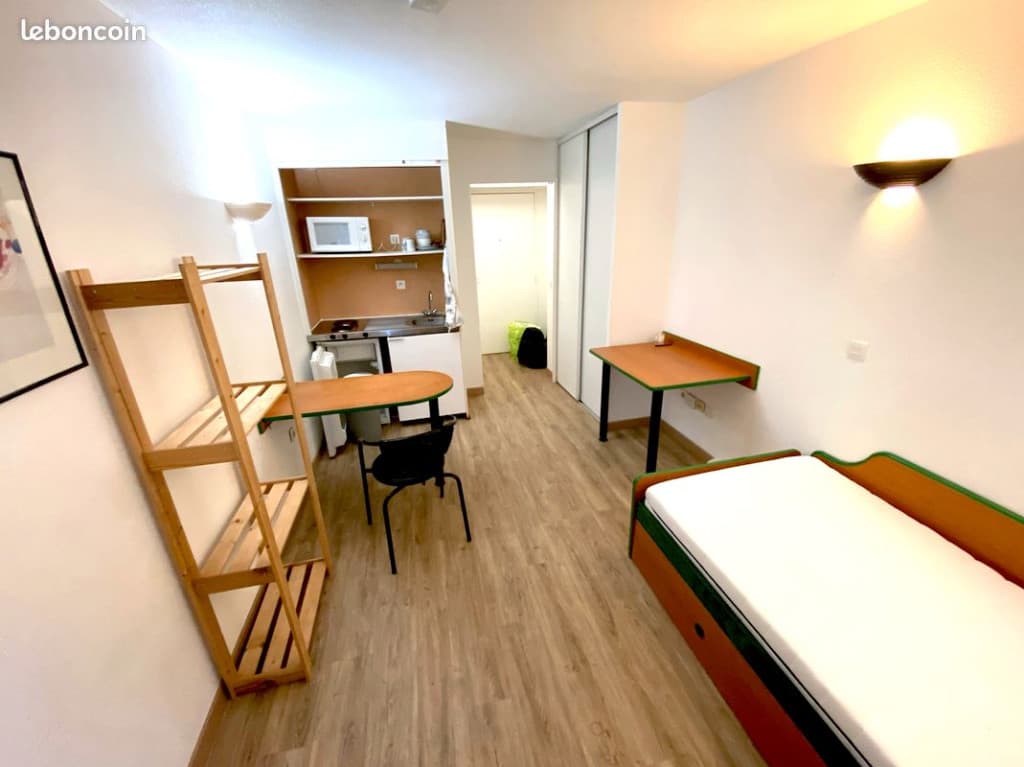 Studio meublé — 10 min à pied de La Défense — Courbevoie