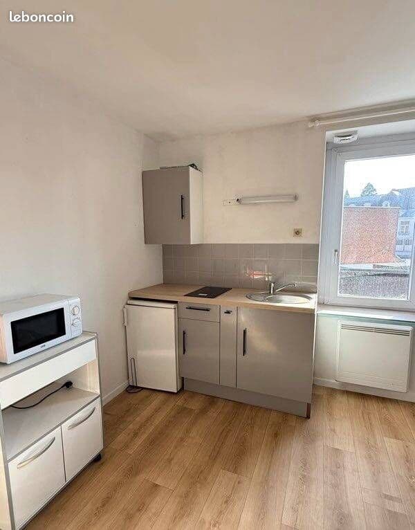 Logement meublé 15 m² centre Cambrai – cuisine privée + SDB neuve (juillet 2026)