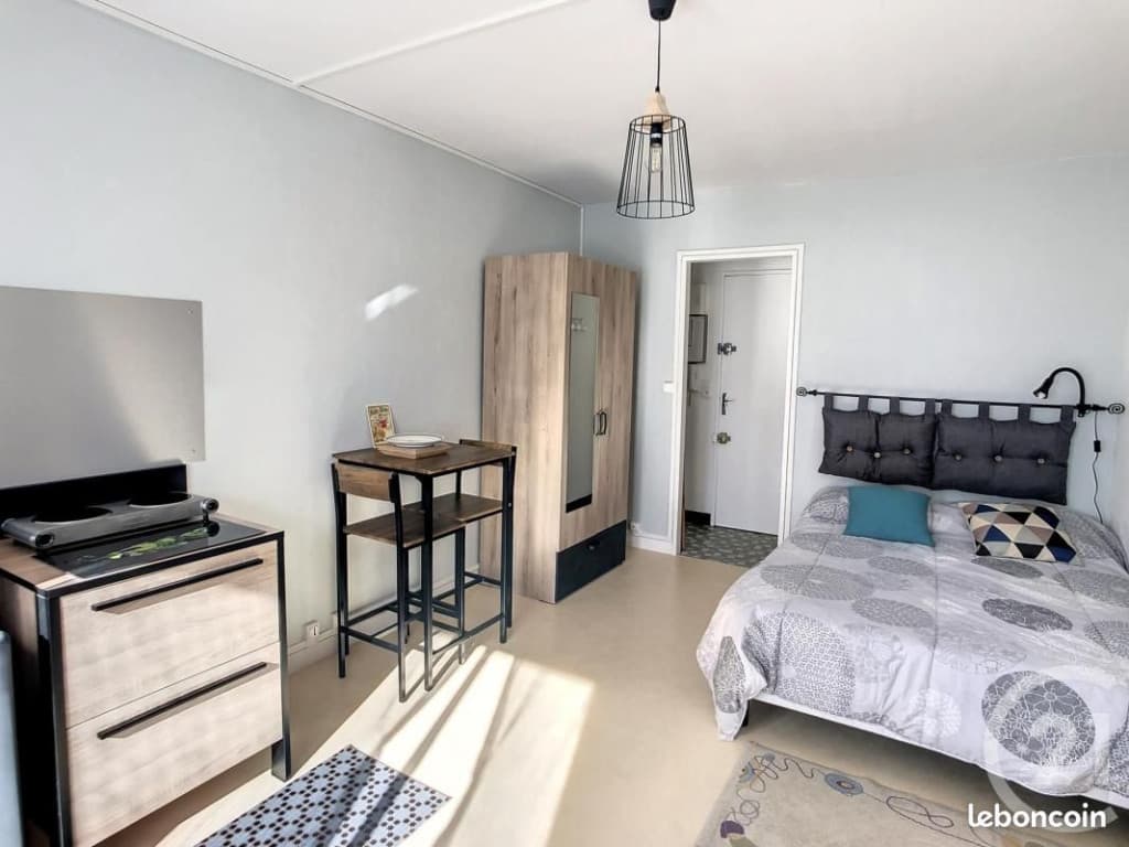 Chambre 1 pièce 17 m²
