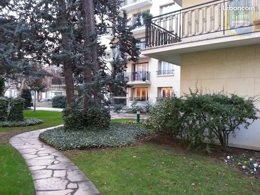 Location : Appartement Saint-Mandé (94160)