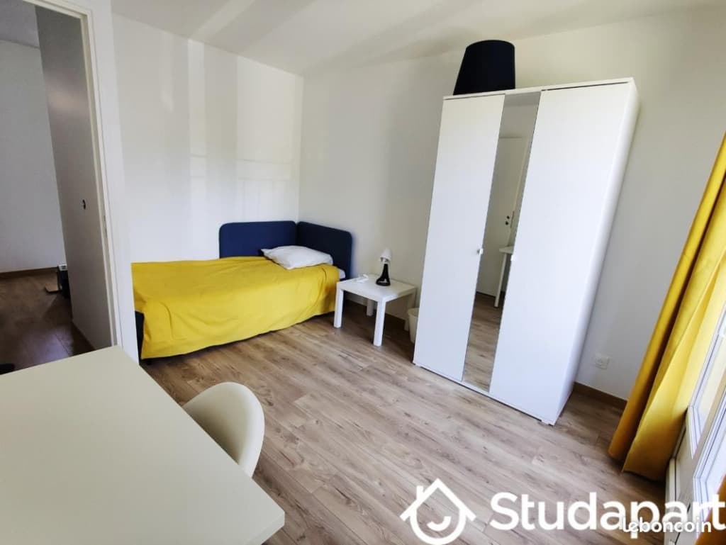 Chambre 1 pièce 11 m²