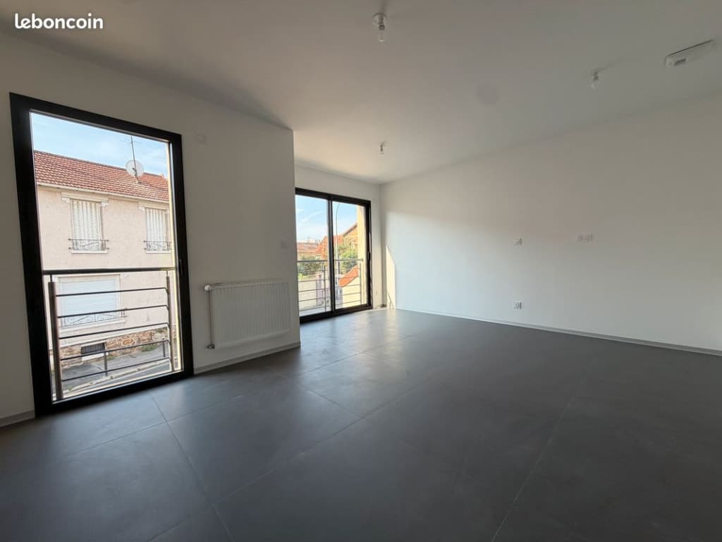 Location chambre avec salle d'eau et extérieur privatif - Vitry sur Seine - La Ferme
