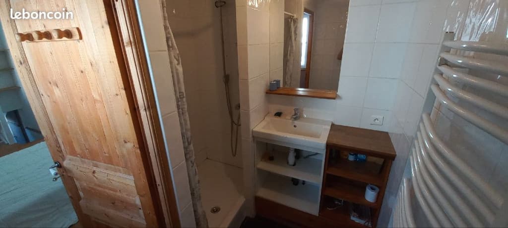 Chambre meublée