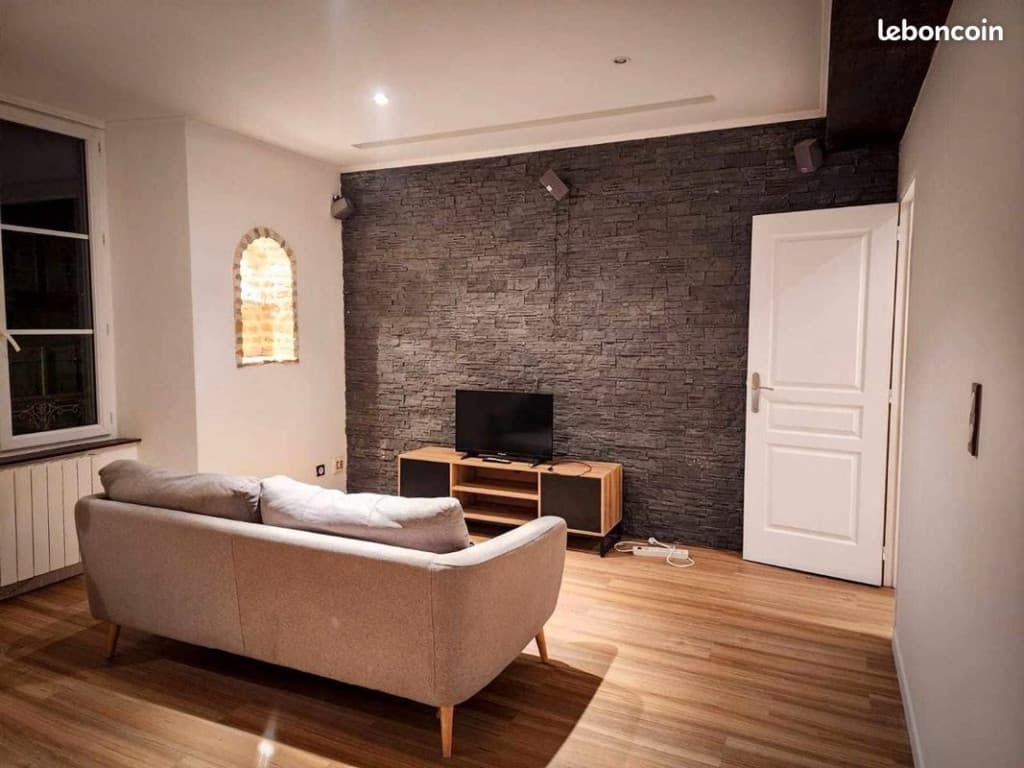 Étampes – Place Saint-Gilles — 2P • 40 m² • Meublé • 1er étage