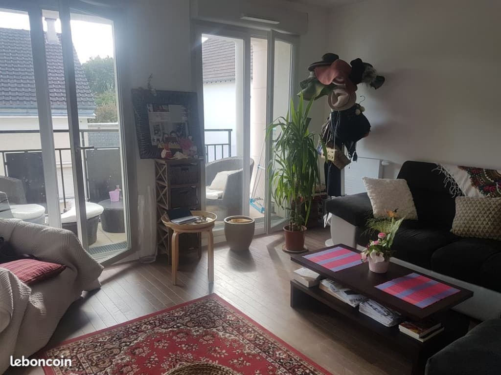 Location appartement 2 pièces 40 m² Saint-Cyr-L'école (78210) 995