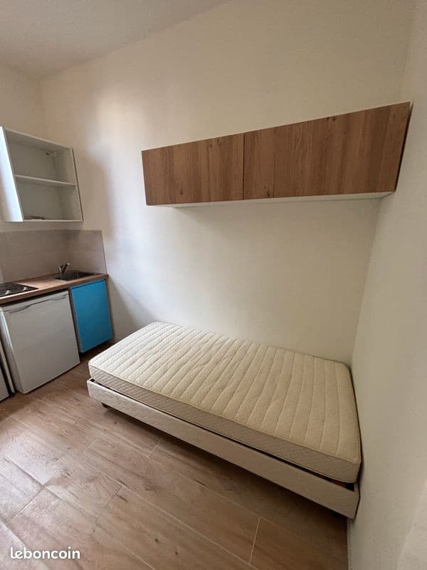 Studio a clichy