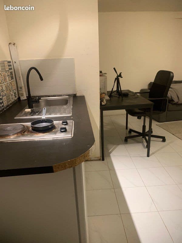 Studio en sous sol aménagé