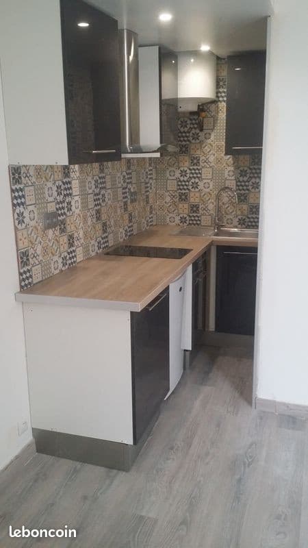 F1 24m2 430 centre ville, Prox Tram