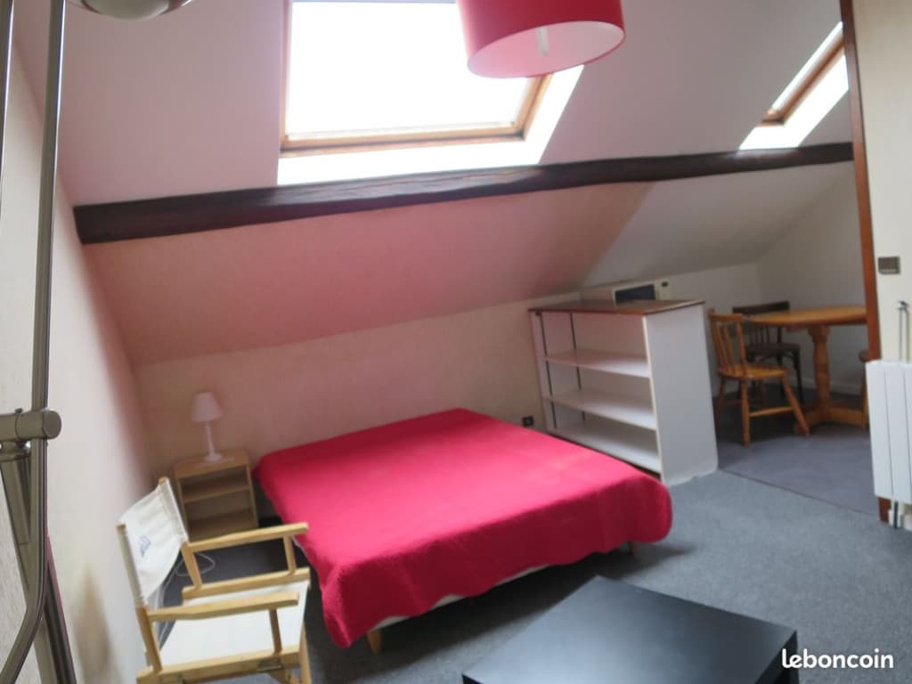 Studio meublé entre Courlancy et porte de Paris proche de la fac de droit