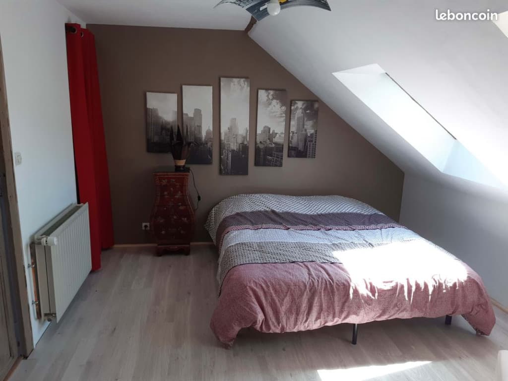 Logement indépendant dans maison angevine bourg d'Ecuillé