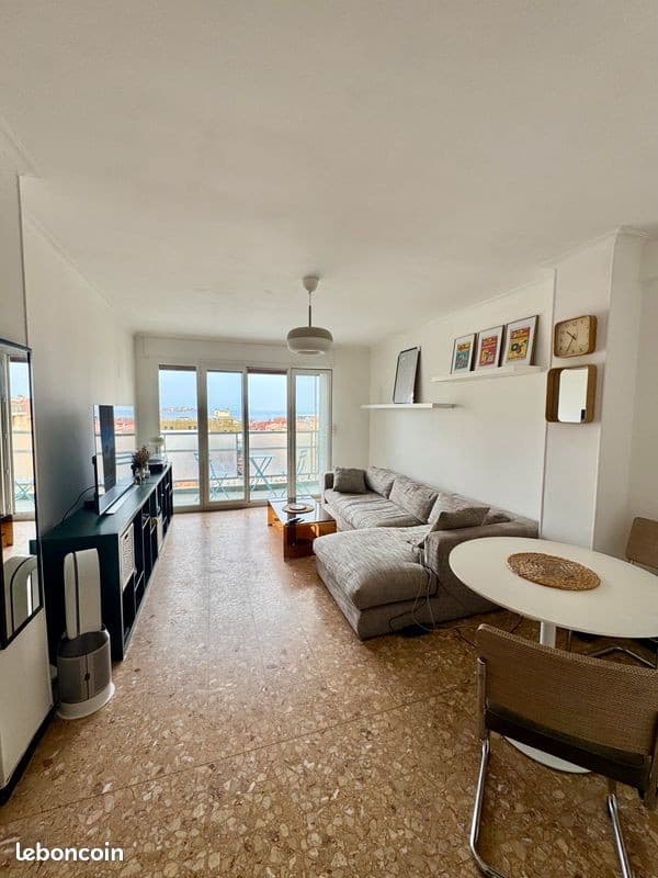 (Bail étudiant) Loue 2 pièces - 65m² - Marseille quartier St-Charles / Joliette