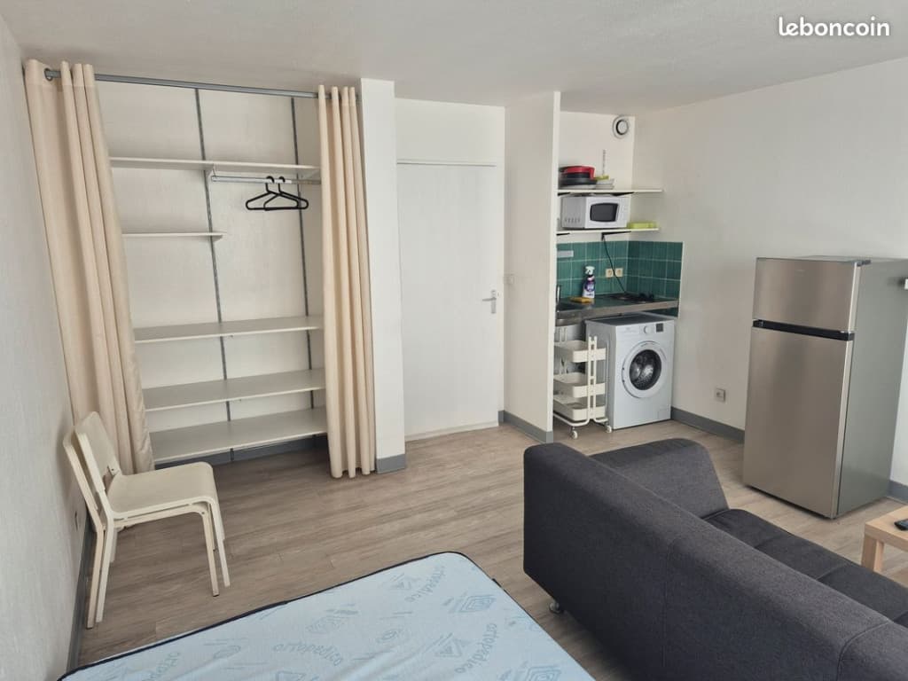 Studio meublé 24 m2 prox Gare St Charles