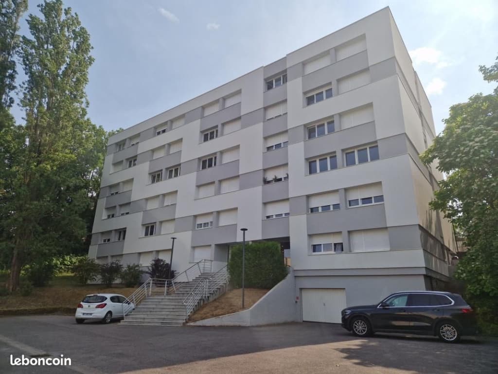Studio 1 pièce 19 m²