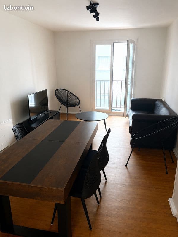 Chambre dans T4 meublé et rénové