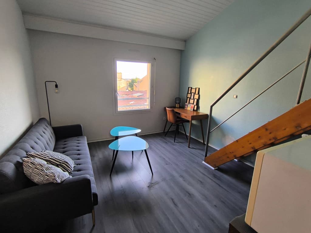 Studio duplex avec place de parking Quartier Victoire