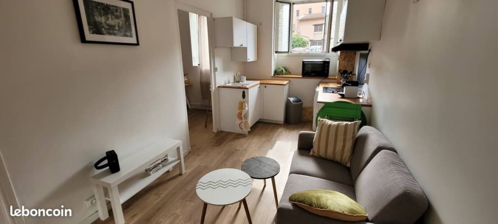T2 meublé – Lyon 1er – Bas jardin des chartreux – Particulier – Calme