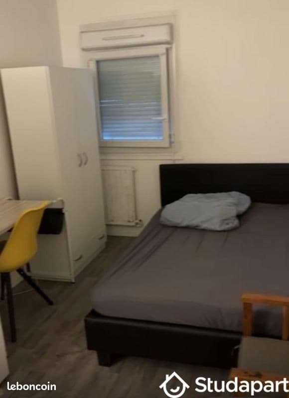 Chambre 1 pièce 13 m²