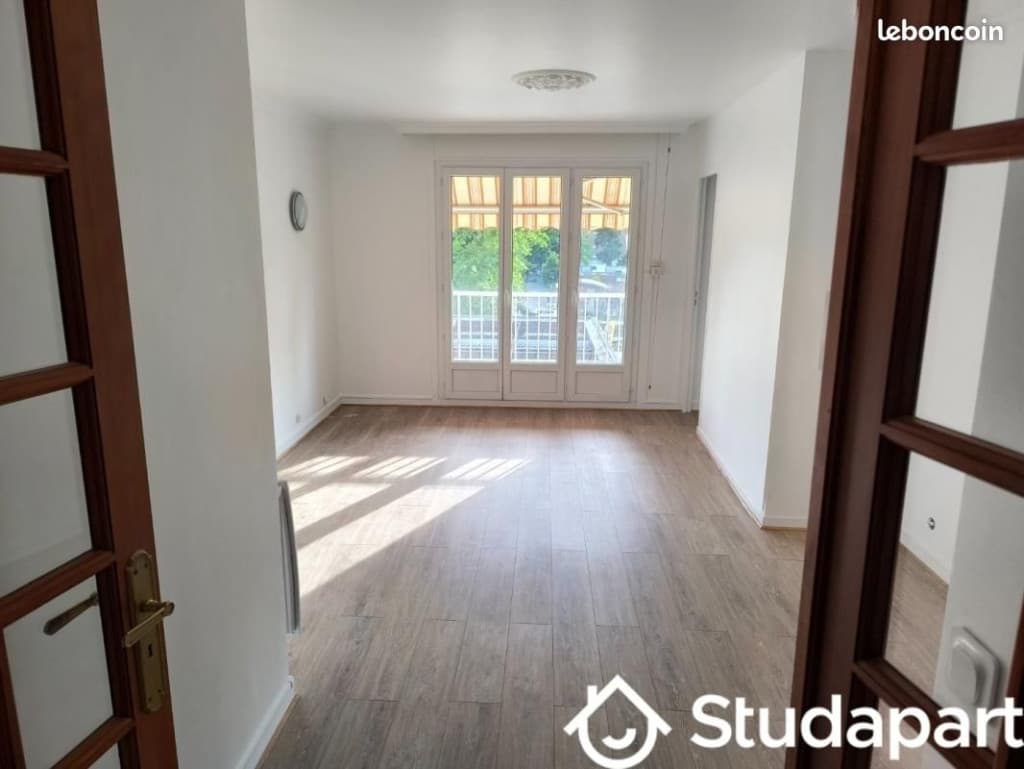 Chambre 1 pièce 12 m²