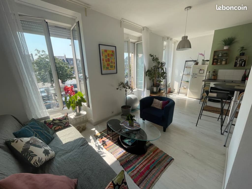 Appartement cosy, entièrement rénové, emplacement exceptionnel centre ville Pont l’Abbé
