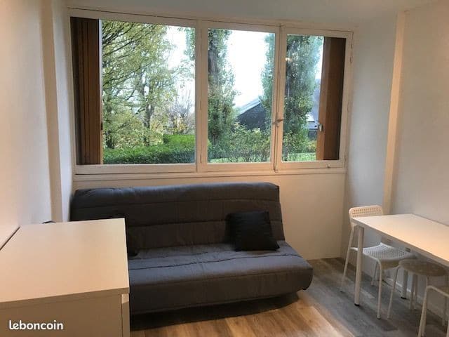 Petit studio meublé rénové