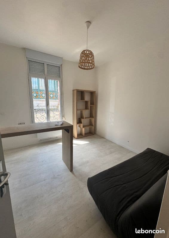 Studio 1 pièce 13 m²