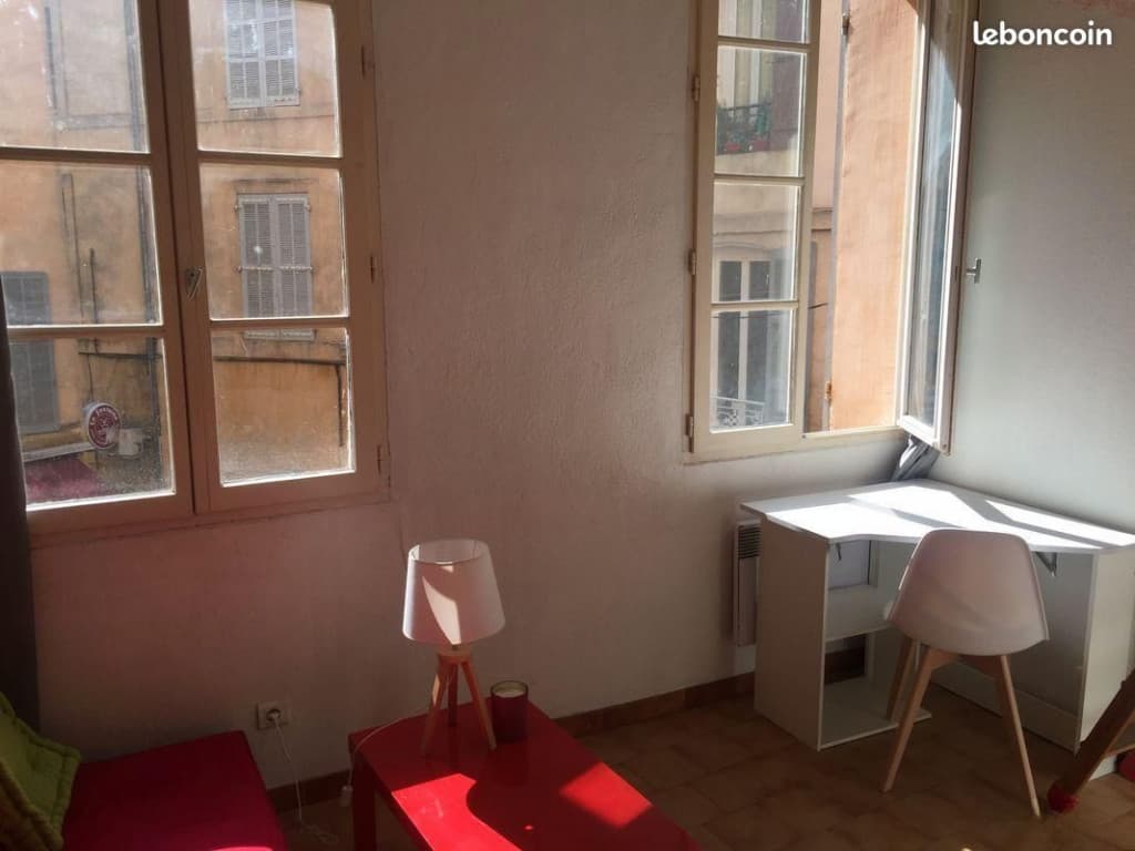 Studio 1 pièce 20 m²