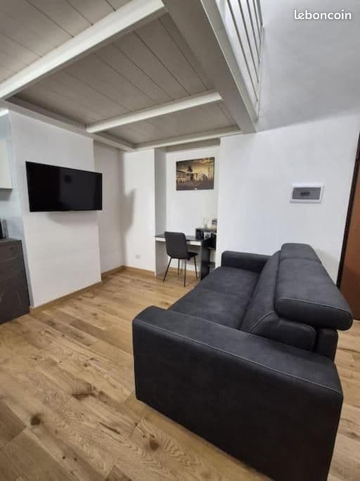 Rare Studio bien placé et calme