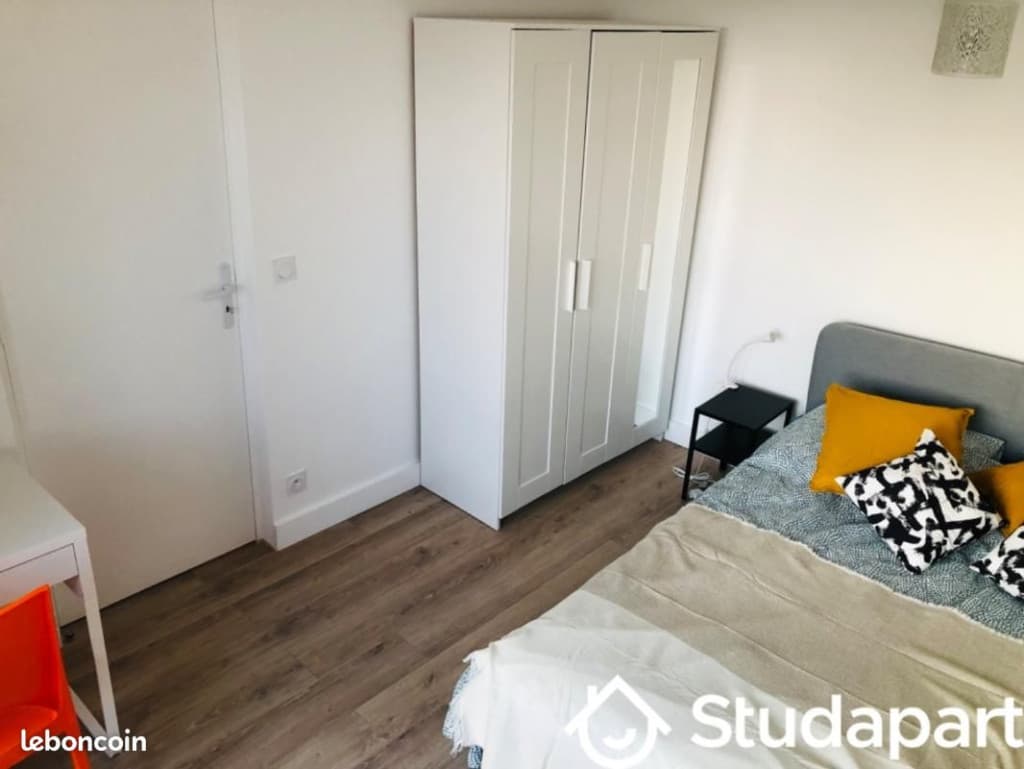 Chambre 1 pièce 12 m²