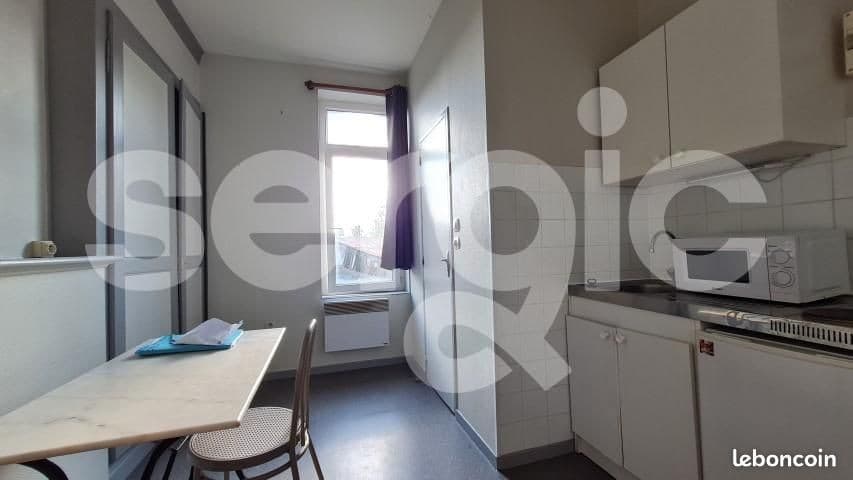 Studio 1 pièce 12 m²