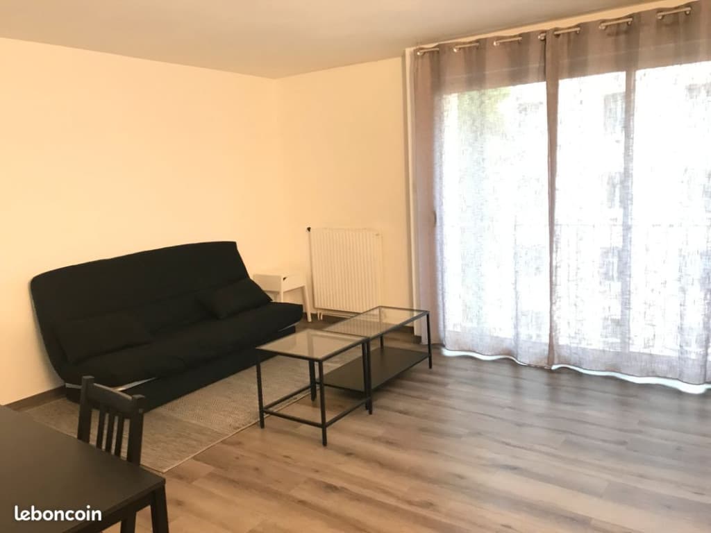 Location studio meublé 33m2 - 680 charges comprises