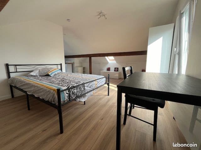 Studio climatisé à Rosny-sous-Bois – Calme, Proche RER et Commerces