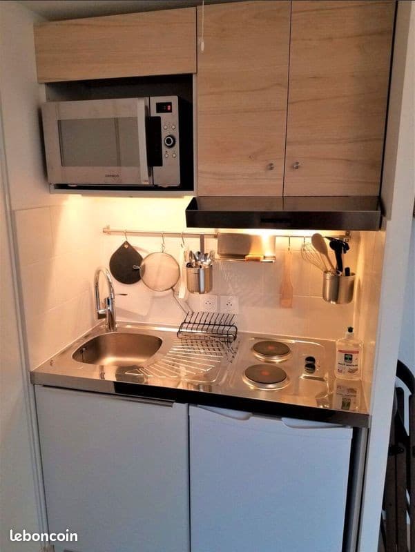 Studio meublé 19 m2 parking au 4ème étage
