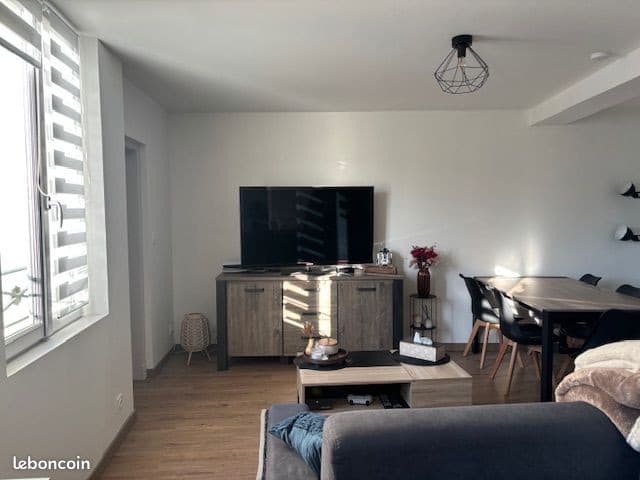 Particulier loue F2 lumineux rénové au centre ville d’Auxerre