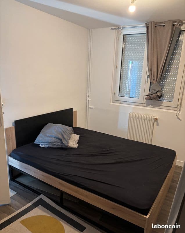 Grande Chambre à Louer disponible immédiat