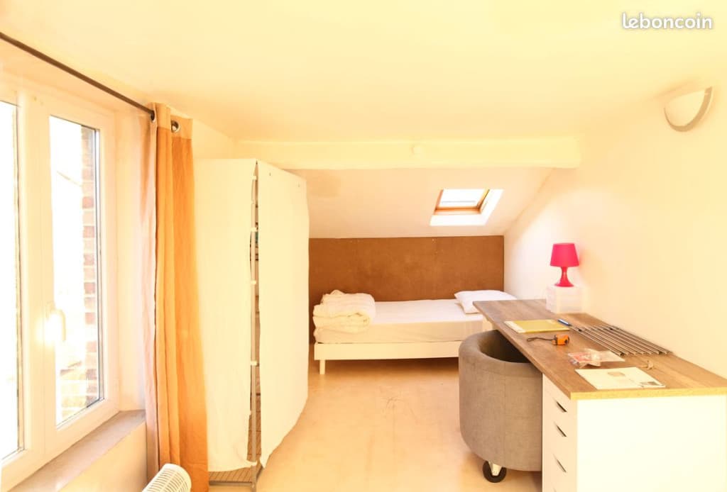 Studio ensoleillé à 10 mn de Paris/Gare du Nord, situé juste à la gare RER E de Noisy Le Sec