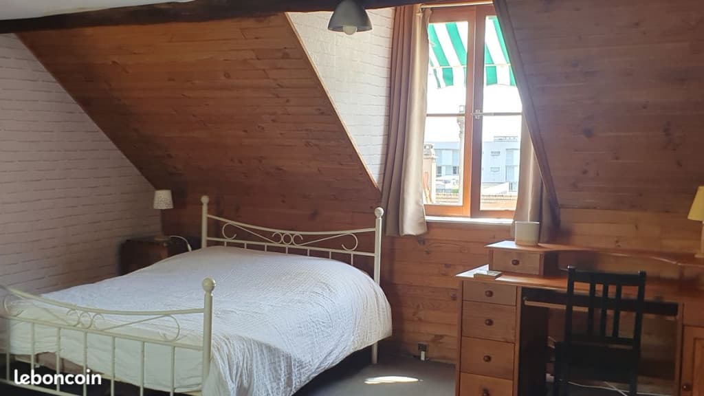 Location chambre meublée pour étudiant(e)