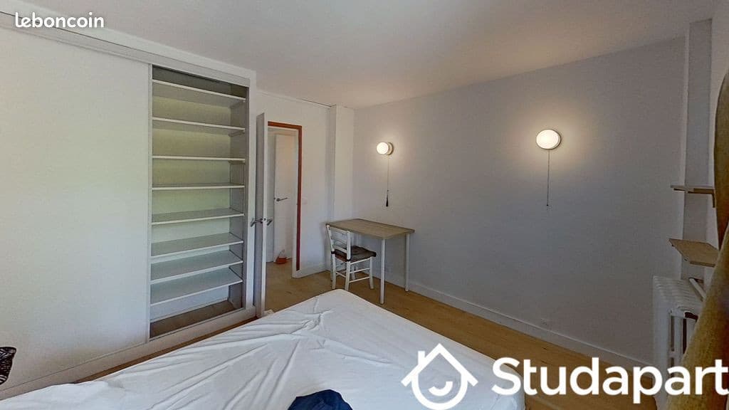 Chambre 1 pièce 81 m²