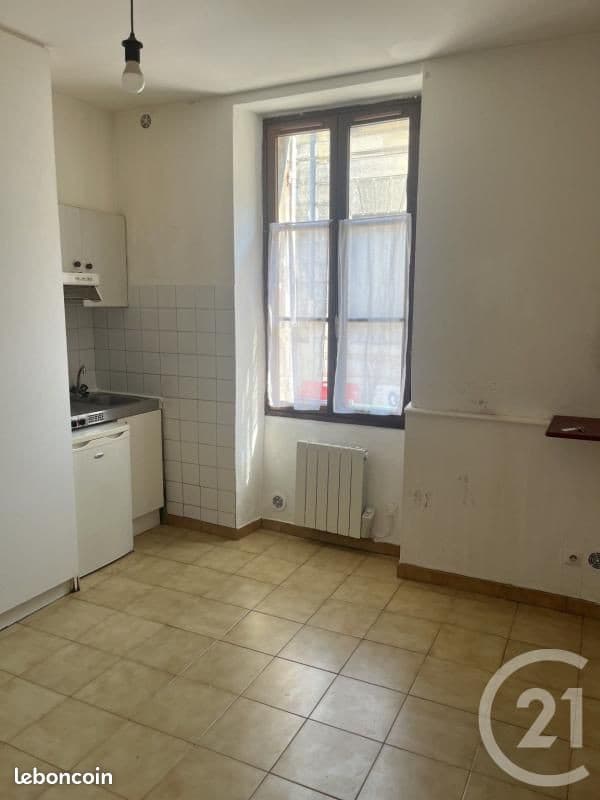 Studio 1 pièce 14 m²