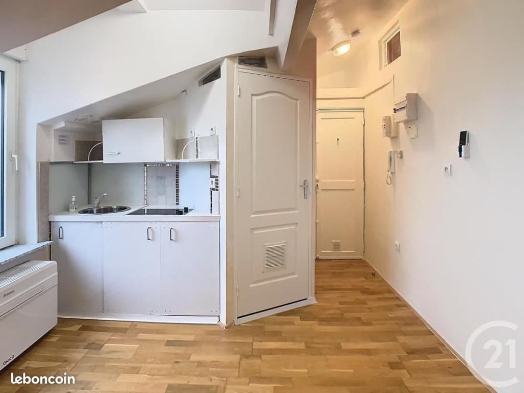 Studio 1 pièce 12 m²
