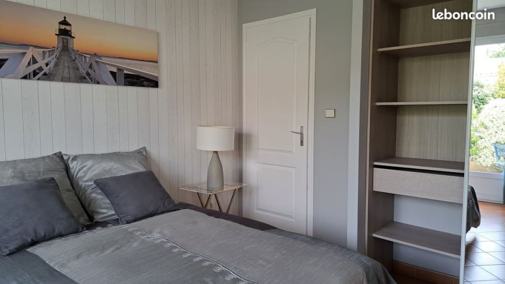 La Rochelle Studio meublé : Chauffage, central, eau, edf, wi-fi inclus