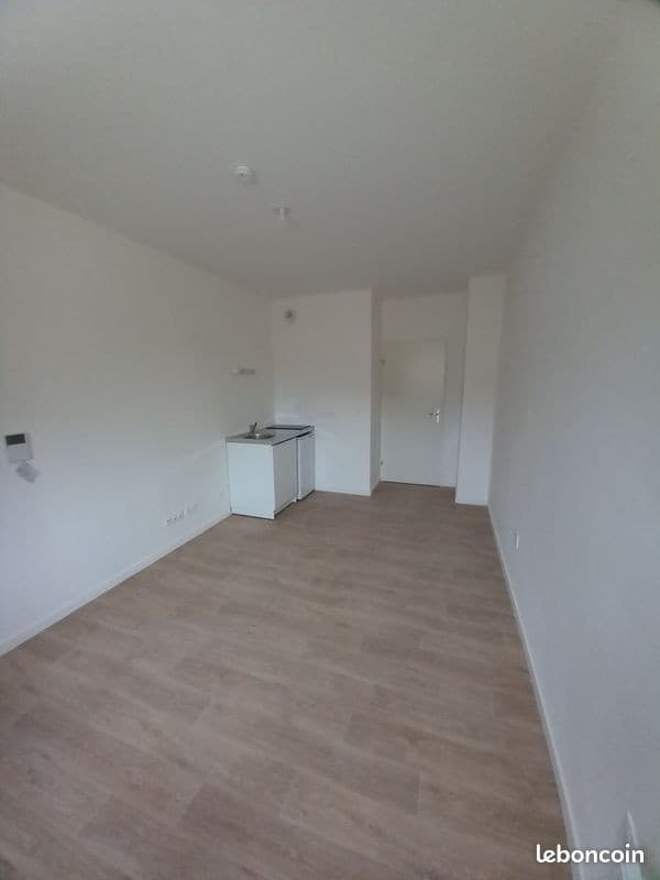 Particulier loue beau T1 récent