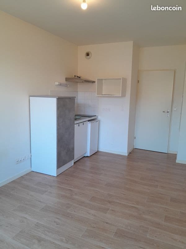 Particulier loue beau T1 récent