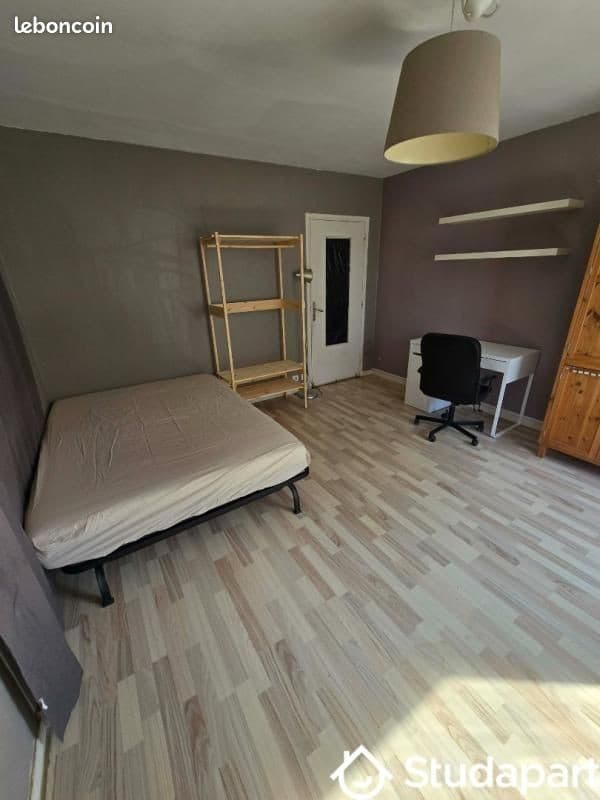 Chambre 1 pièce 19 m²