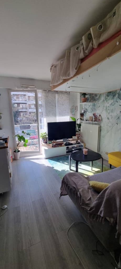 Loue studio pour un an