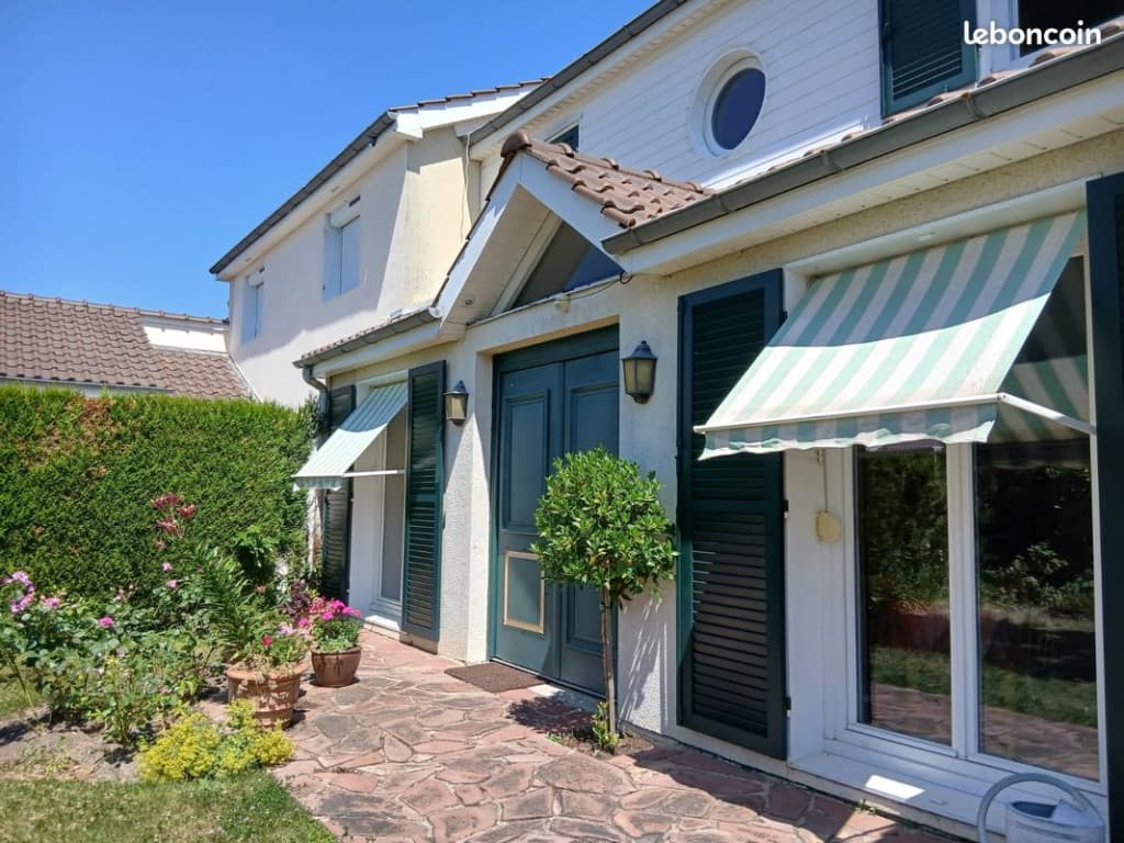 Location Chambre en pavillon dans la verdure (78)