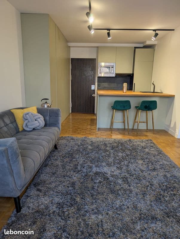Loue appartement - 35m² La Défense - 2 pièces + loggia - Parking et cave inclus