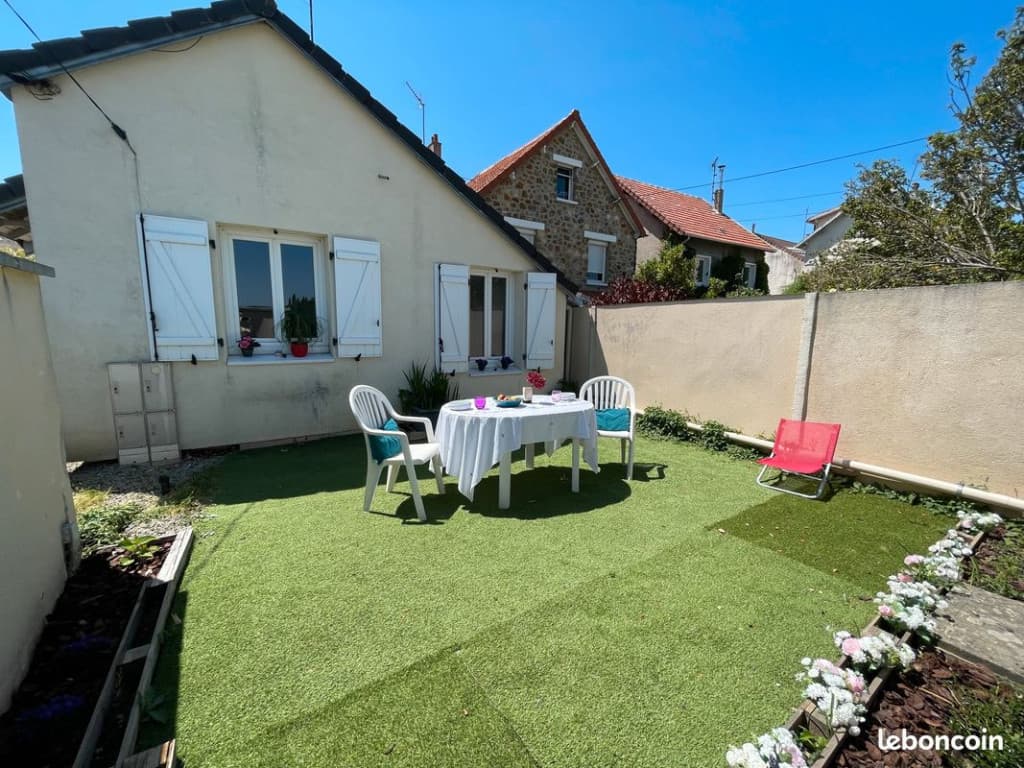 Maison 2 pièces - 20 m² - Le Mesnil-Saint-Denis 78320