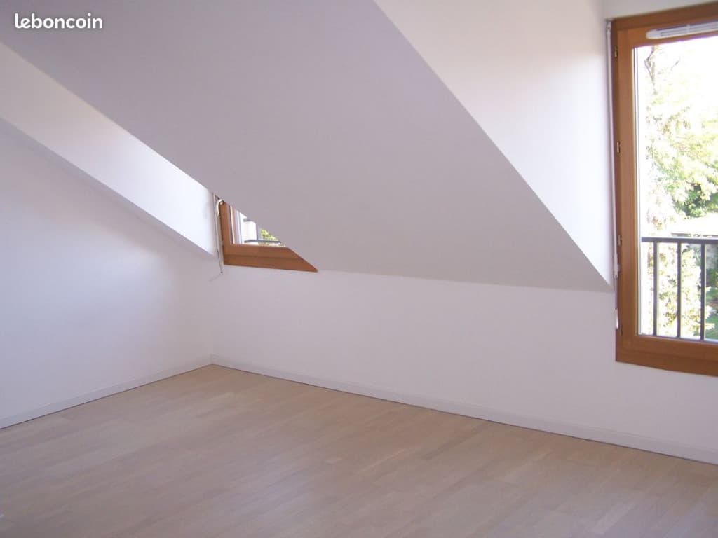 2 pièces en duplex au Mesnil St Denis